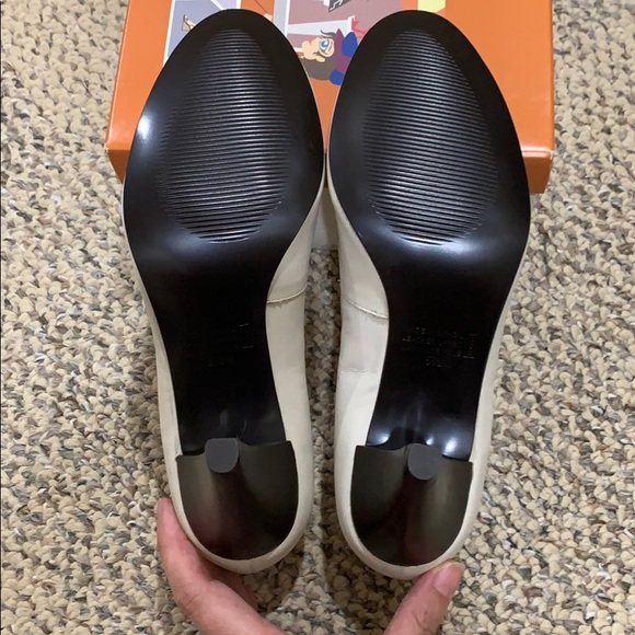 Gabriella Rocha Divya - Picture 4 of 4